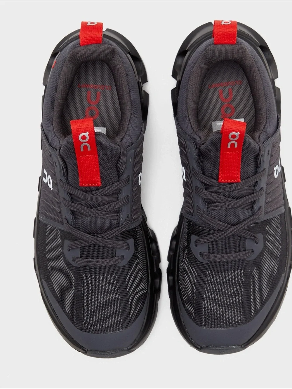 On Running Cloudswift junior Shoe in Dark Gray with Red Pull Tab size 6.5Y